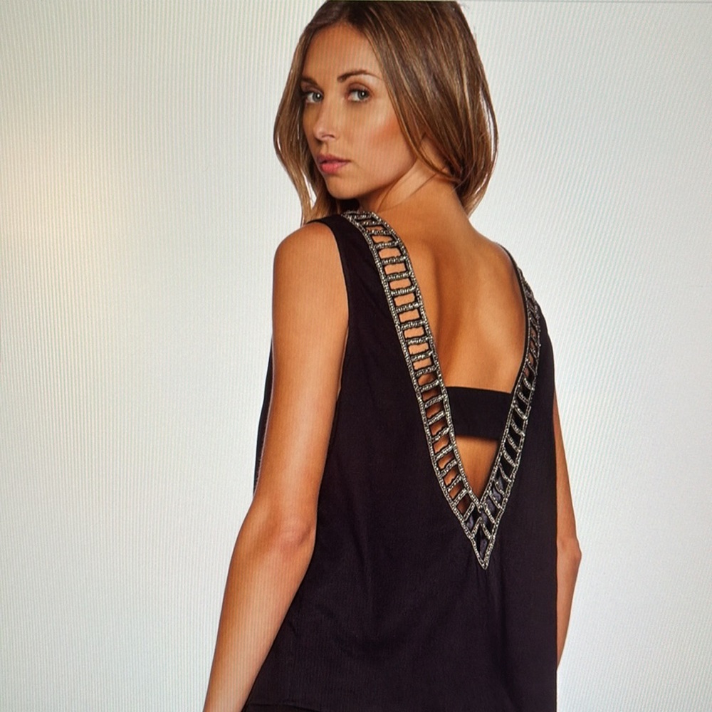 NWOT 🩶 Beautiful bejeweled open back top. Size M.